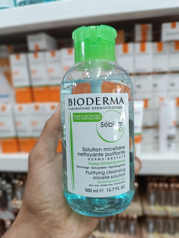 محلول پاک کننده Sebium H2O مناسب پوست چرب و مختلط