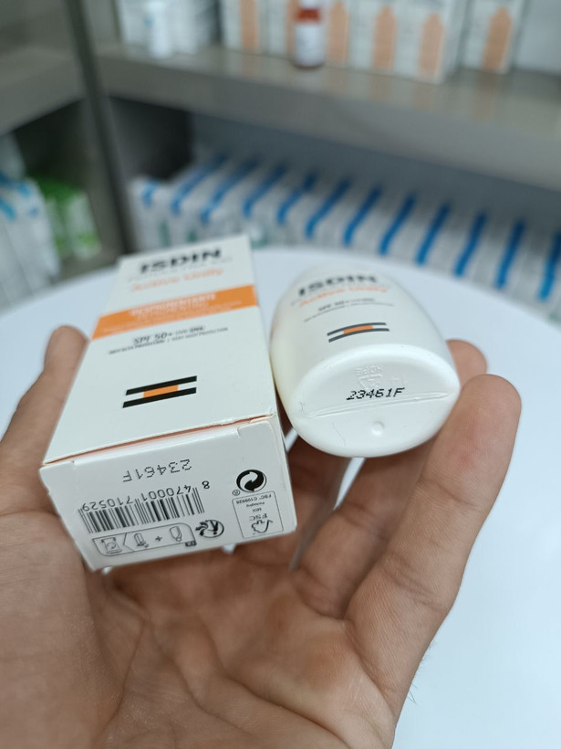 کرم ضد آفتاب اکتیو یونیفای ایزدین مدل ACTIVE UNIFY