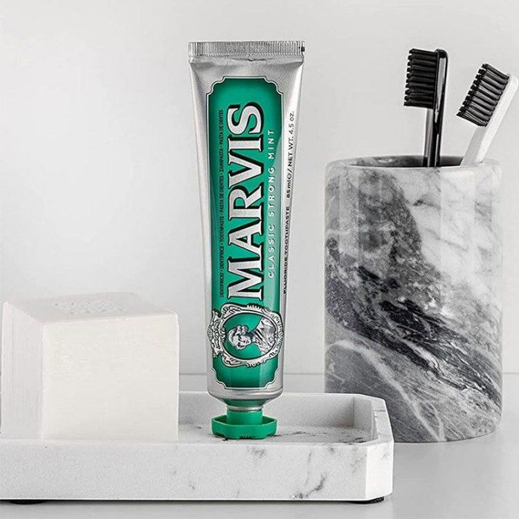 خمیردندان مارویس مدل نعنایی قوی کلاسیک Marvis Strong Mint Classic