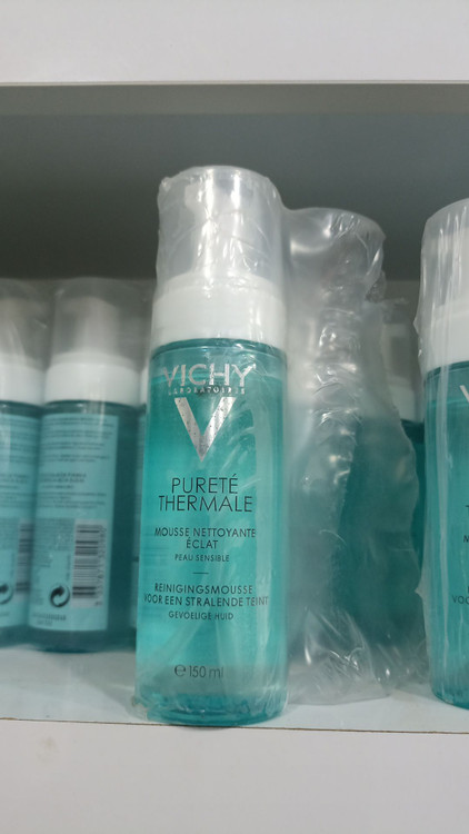 فوم شستشوی صورت ویشی