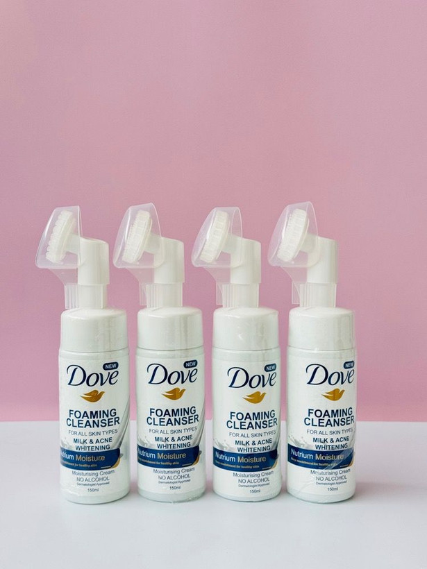 فوم شستشو برس دار ضدآکنه و سفیدکننده داو Dove